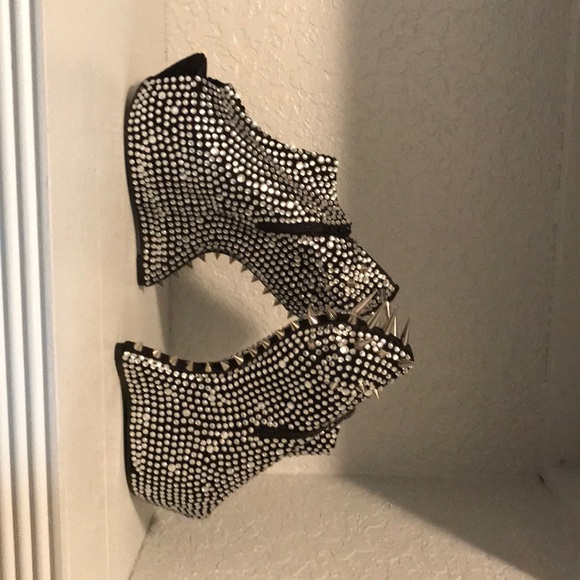 Meet your Posher, Michelle - Picture 1 of 1